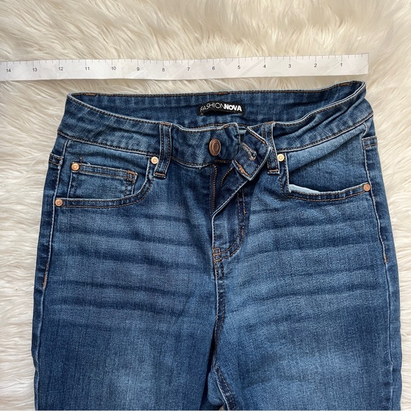 Fashion Nova Skinny Jeans - Picture 3 of 6